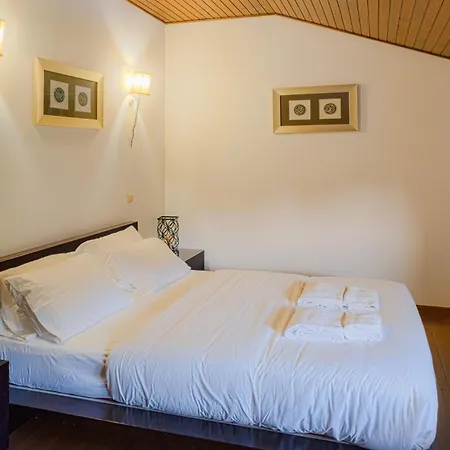Aldeia Da Graca Casas Com Piscina Em Guimarães